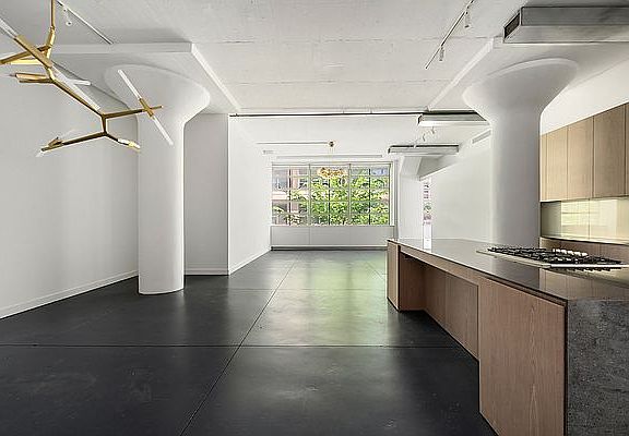 3rd image of 195 Hudson St APT 2B