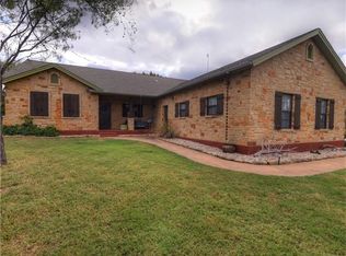 500 Ridge Harbor Dr, Spicewood, TX 78669
