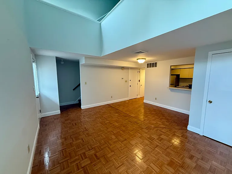 105 Tremont Ave #C — Photo 3