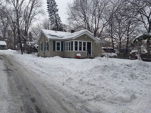 3rd image of 119 Juniper St