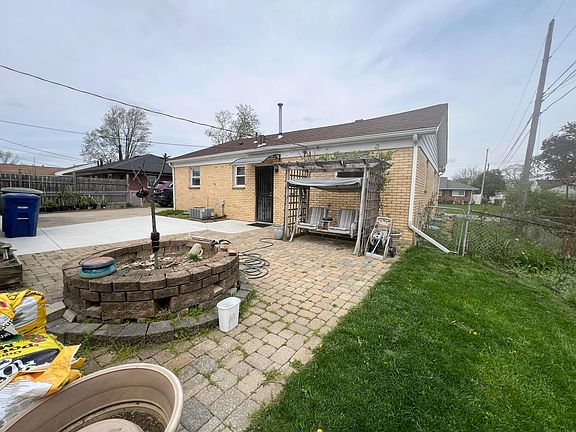 3rd image of 3225 Whitehead Rd