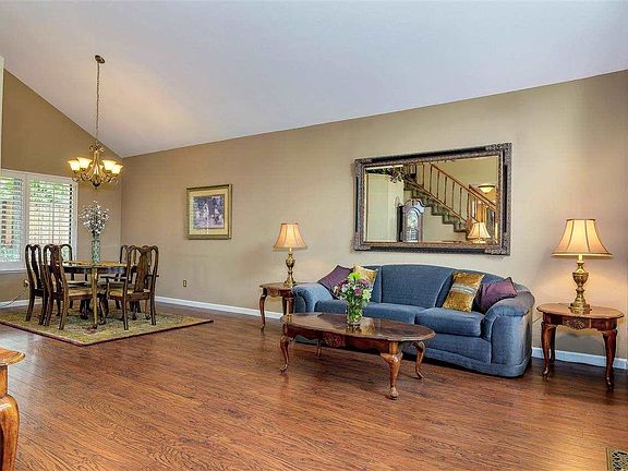 3rd image of 804 Condor Ct