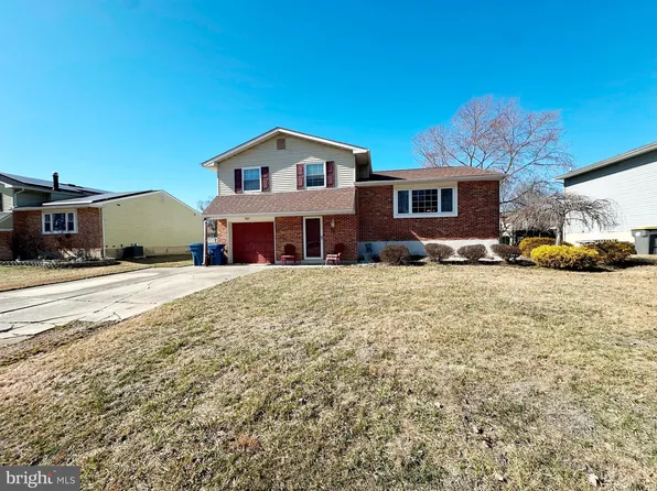 11 Spectrum Dr, Newark, DE 19713