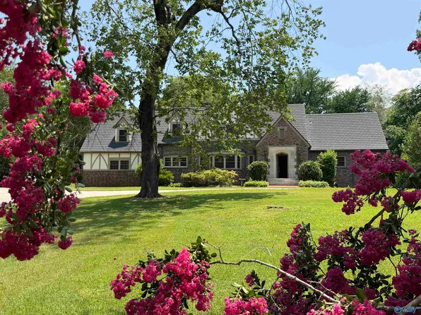 509 S Scott St, Scottsboro, AL 35768