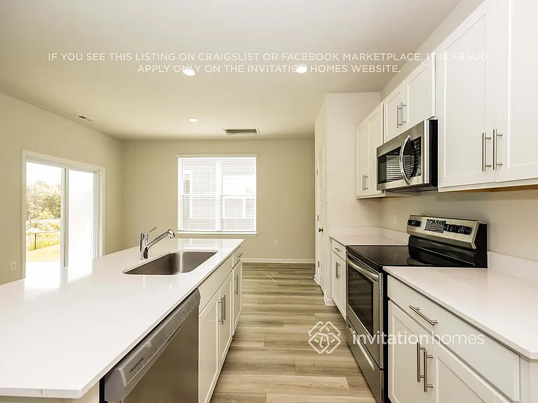 1011 Legacy Ct — Photo 6