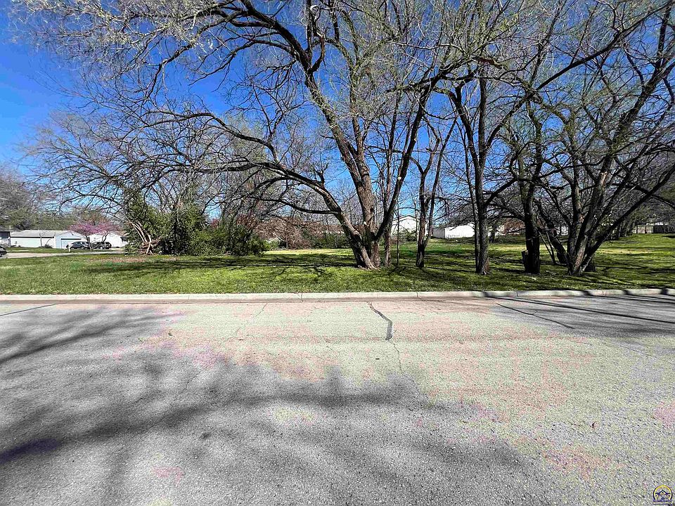 2nd image of N Michigan St #3