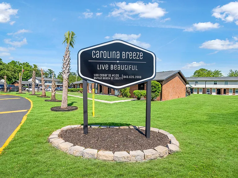 Carolina Breeze Apartments — Photo 6