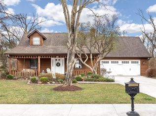 1016 Pine Lake Rd, Collinsville, IL 62234