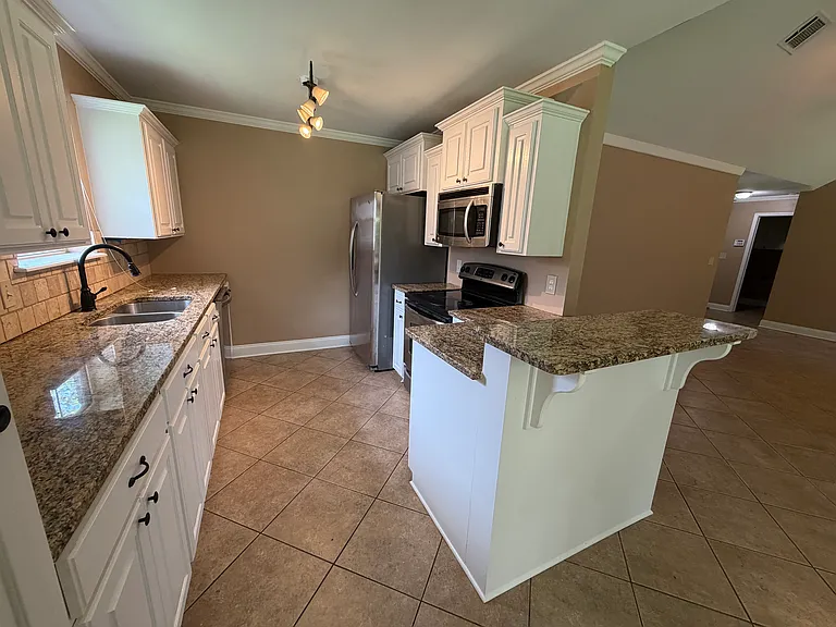 614 Alex Way — Photo 5