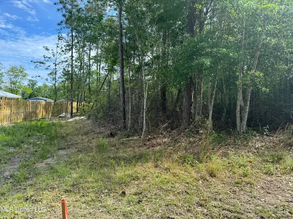 0 Art St, Waveland, MS 39576