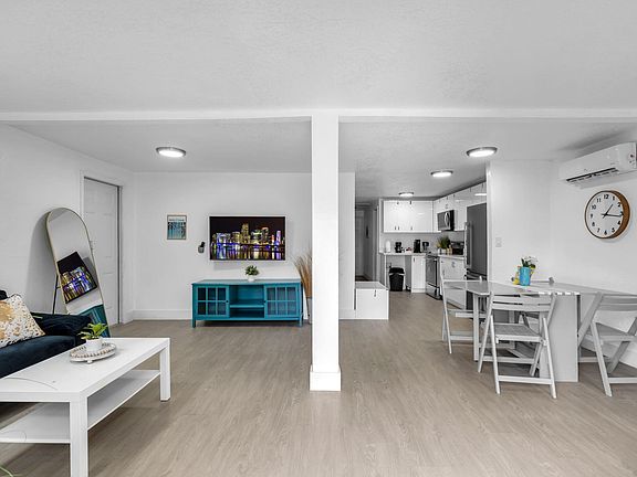2nd image of 109 NW 7th Avenue
