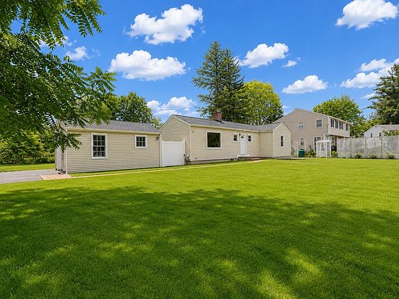 3rd image of 2 Millwood Cir