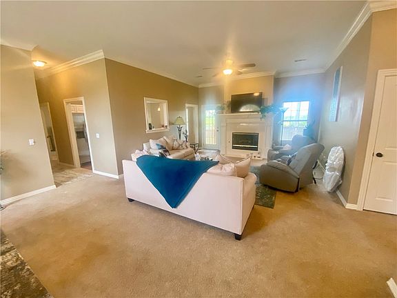 5th image of 2807 Foxwood Dr