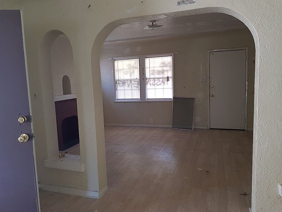 4th image of 231 W 17th St