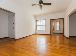 520 W Diversey Pkwy #1W, Chicago, IL 60657