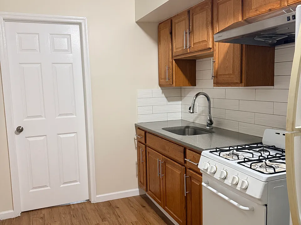 246 South St #1