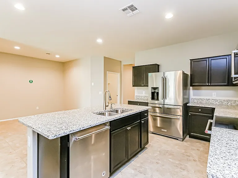 4832 E Rhodium Dr — Photo 7