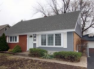 8901 Windsor Ln, Bridgeview, IL 60455