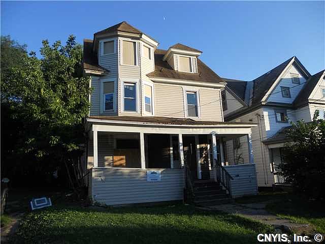 1st image of 220 McKinley Ave