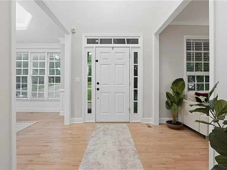 682 Montglade Ct — Photo 6