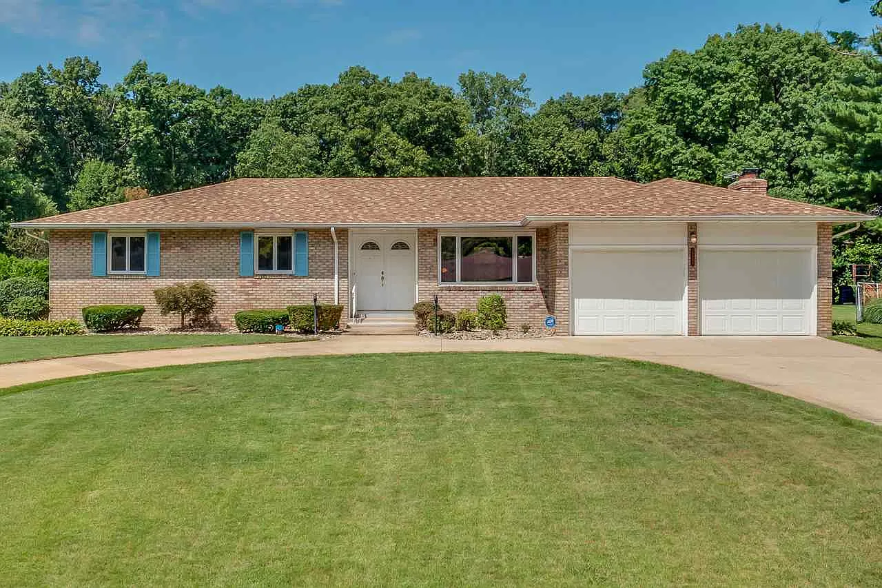 16889 Colony Dr photo 1