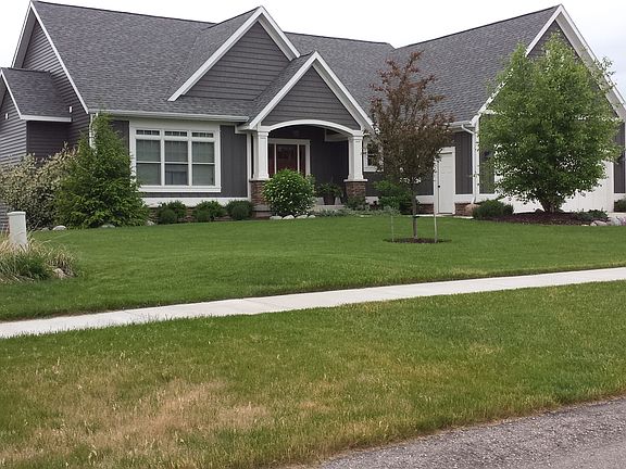3rd image of 7461 Augusta Ln