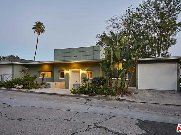 6630 Whitley Ter — Photo 2