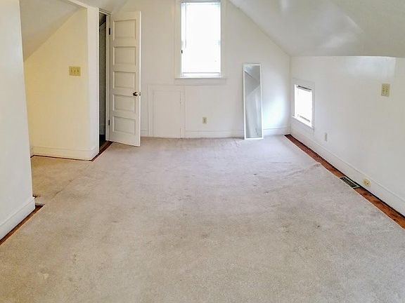 2nd image of 1975 W 44th St
