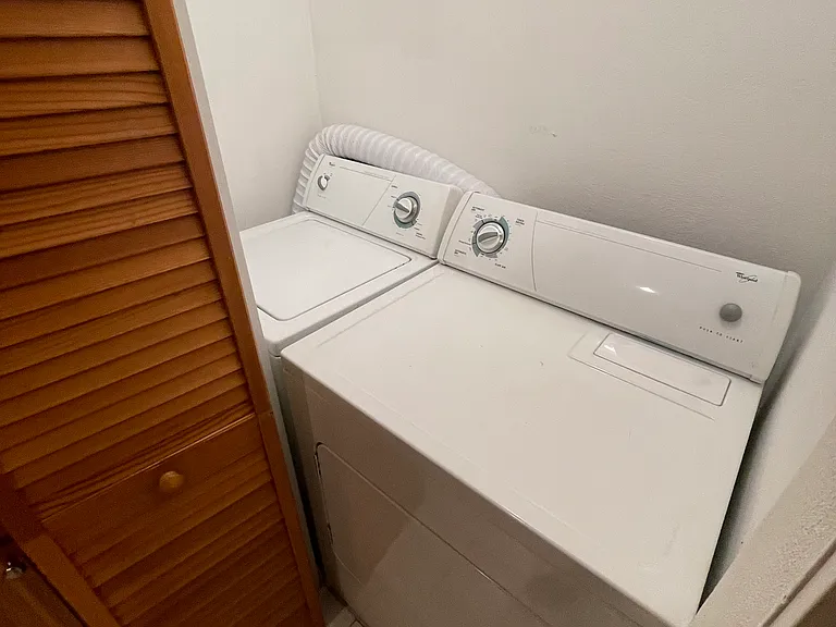 1011 Campus Dr #2 — Photo 7