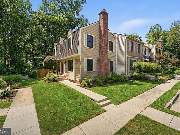 2nd image of 8627 Pin Oak Dr