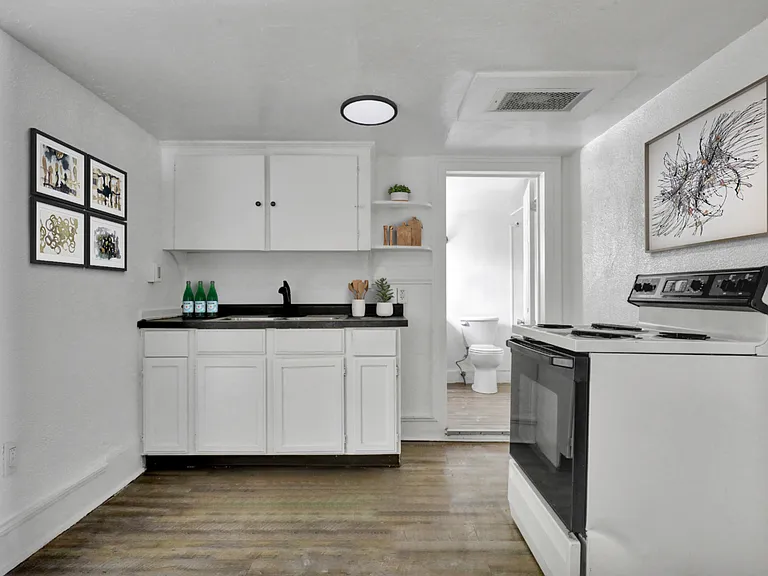624 W Lapeer St #3 — Photo 3