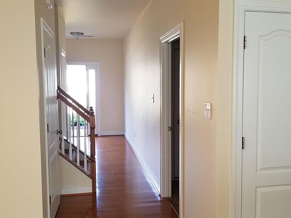 4th image of 423 Lewis Burwell Pl