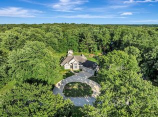 1749 Bittersweet Dr, Saint Anne, IL 60964