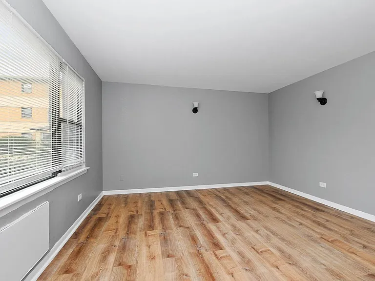 7900 S. Paxton Ave. — Photo 13
