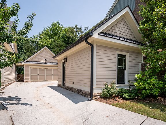 3rd image of 103 Rock Creek Ln