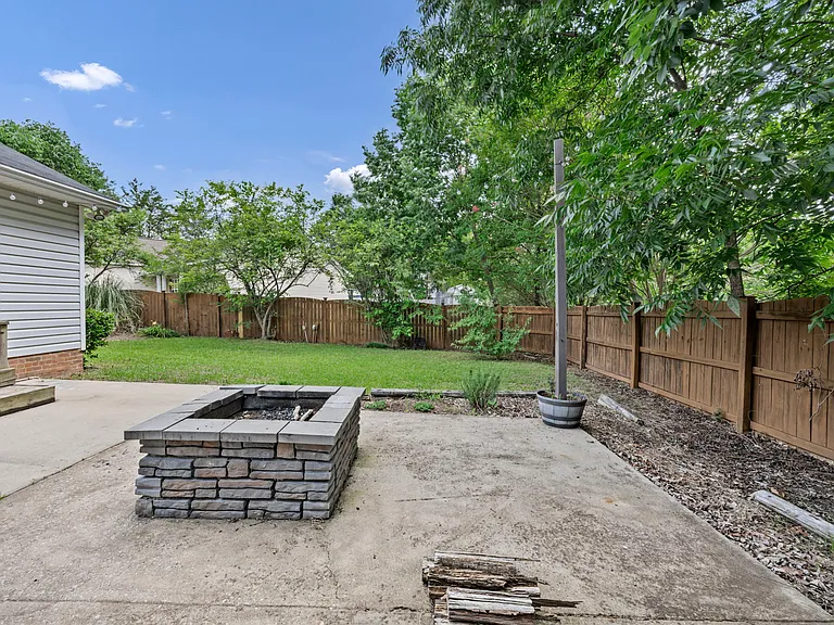 103 Walnut Grove Cir — Photo 7
