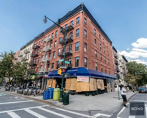 Rented by Bond New York | media 29