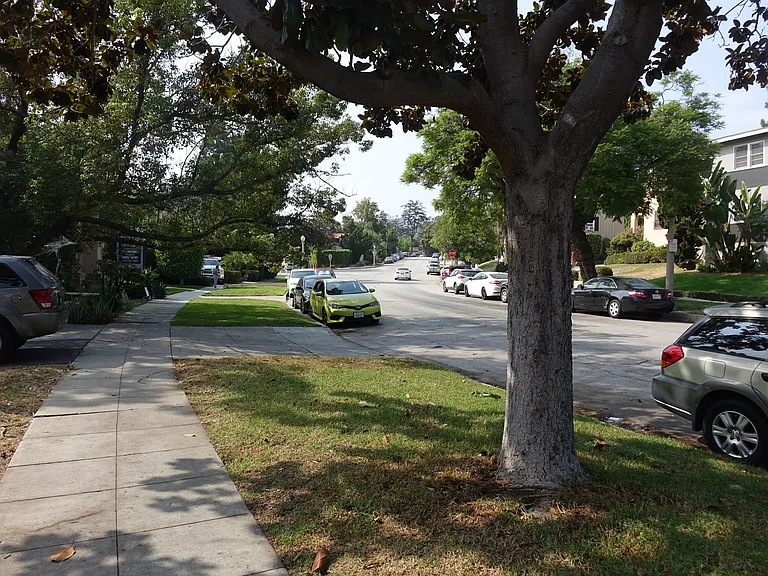 3352 Rowena Ave — Photo 14