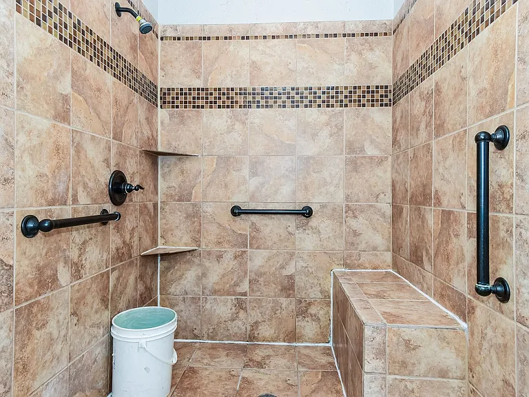6113 Denver St — Photo 14