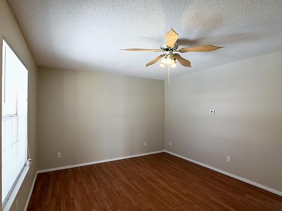 4th image of 2453 Grant St