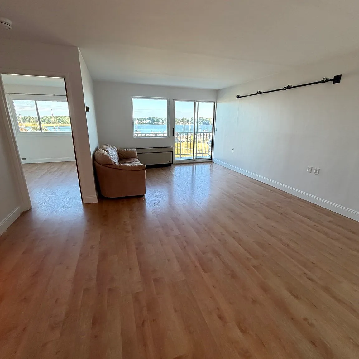 2 bed, 2.0 bath, 1069 sqft, $2,500 — Photo 2