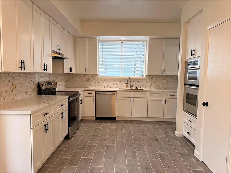 1114 Stoney Hill Dr — Photo 36