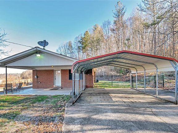 2nd image of 541 Pennell Rd