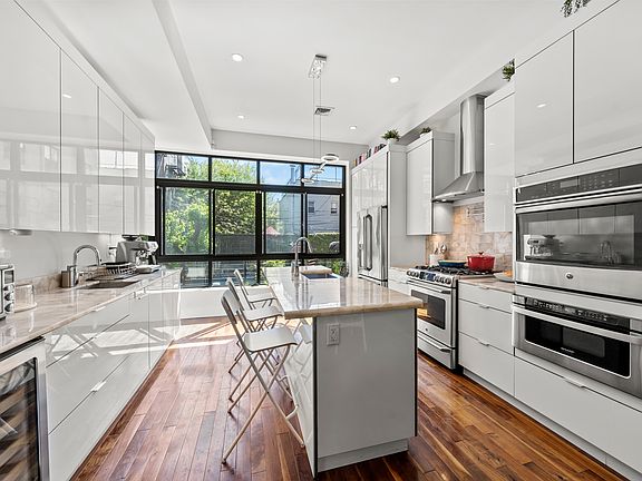 4th image of 149 Stuyvesant Ave Floor 2