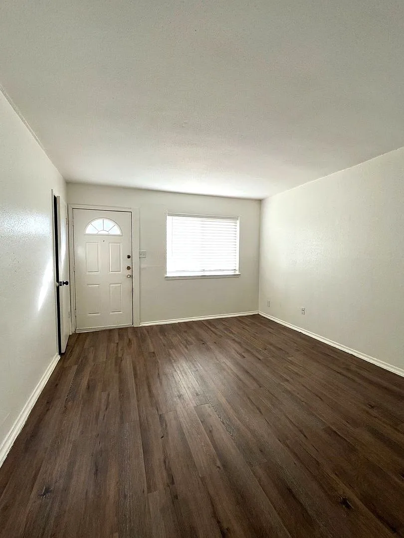 Glen Terrace 7115 — Photo 3