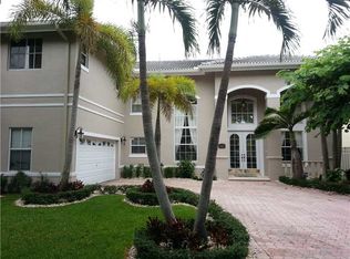 8280 NW 159th Ter, Miami Lakes, FL 33016
