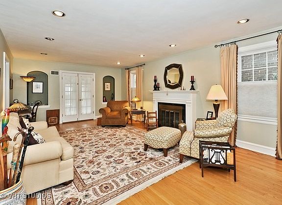 2nd image of 5855 N Kingsdale Ave