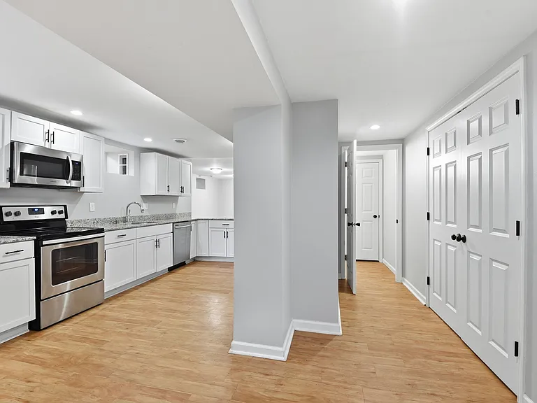 3244 Grand Ave S — Photo 20