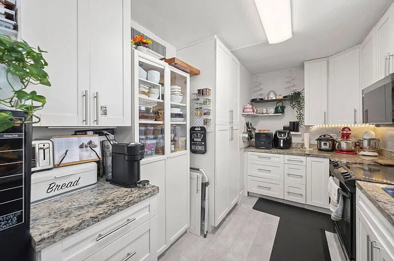 2 bed, 2.0 bath, 1068 sqft, $2,300 — Photo 3
