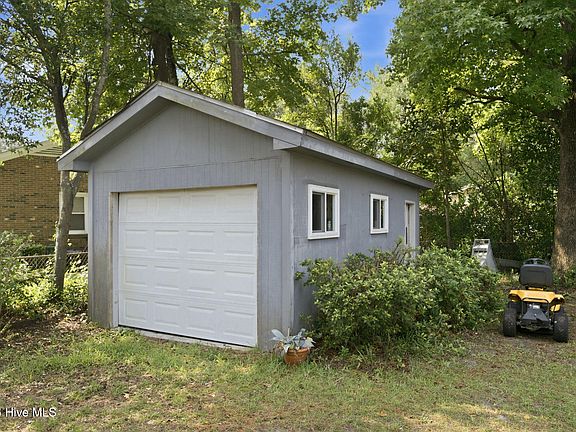 5th image of 105 Pine Valley Drive